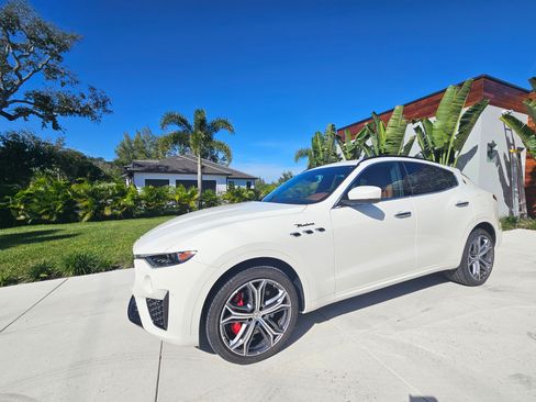 Used 2022 Maserati Levante Modena image 1