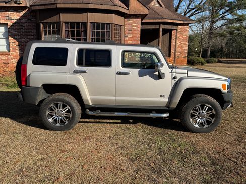 Used 2008 HUMMER H3 Luxury image 4