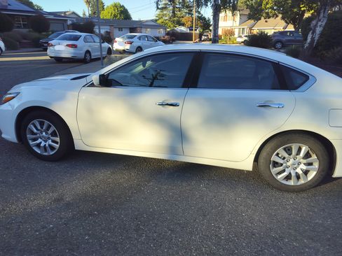 Used 2016 Nissan Altima 2.5 S w/ Power Driver Seat Package image 4