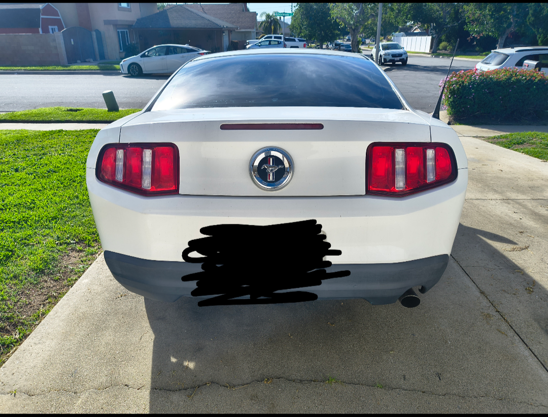 Used 2010 Ford Mustang Coupe RWD image 5
