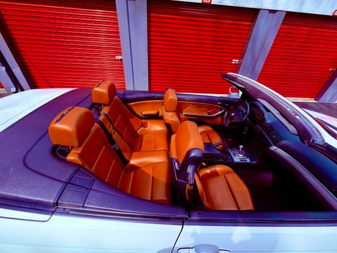 Used 2004 BMW M3 Convertible image 10