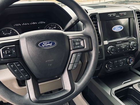 Used 2022 Ford F250 XLT w/ Black Appearance Package image 8