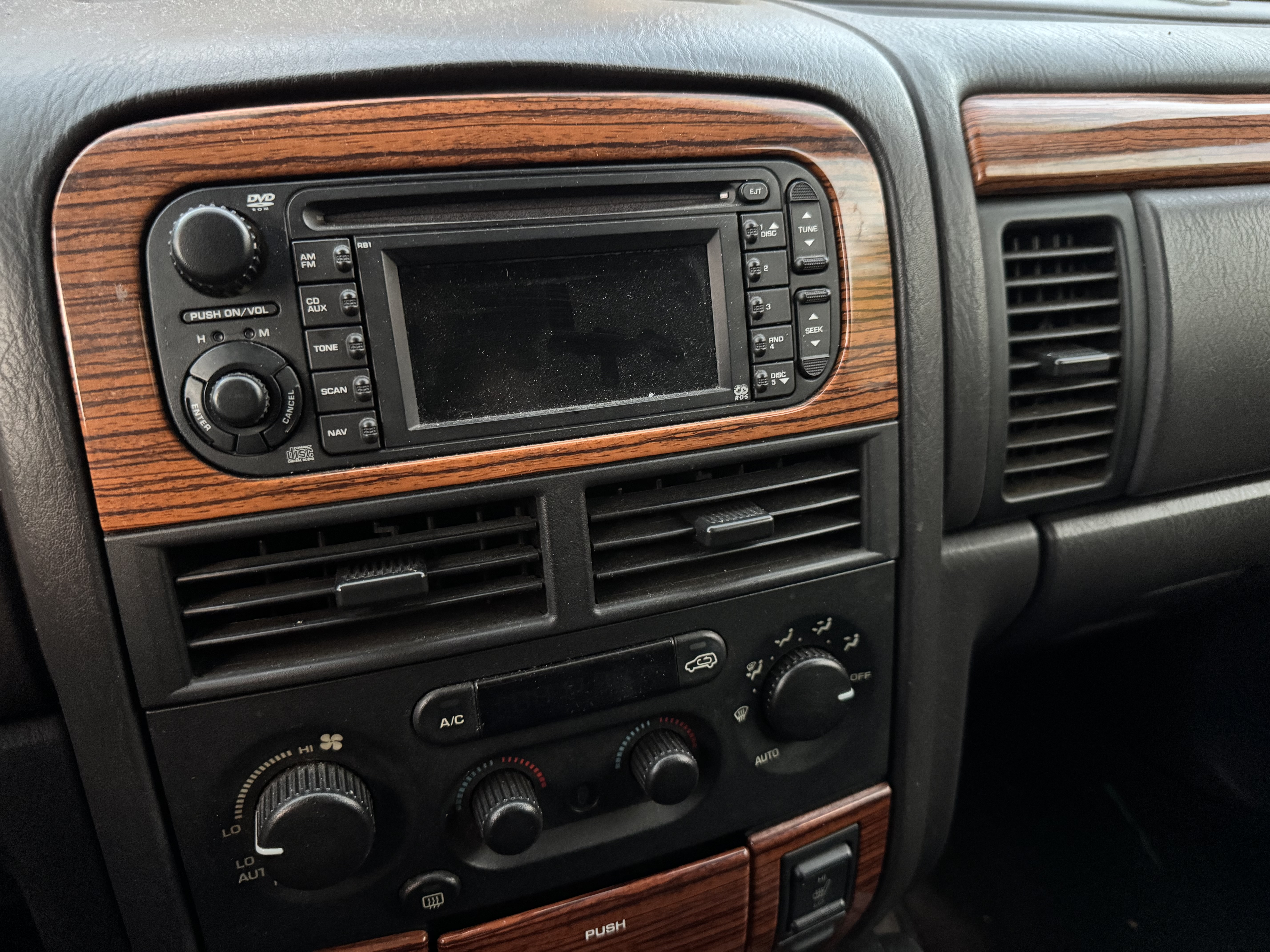 Used 1999 Jeep Grand Cherokee Limited AWD/4WD image 6