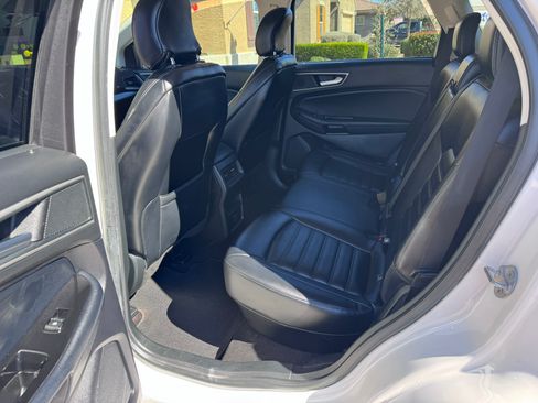 Used 2019 Ford Edge SEL w/ Equipment Group 201A image 8