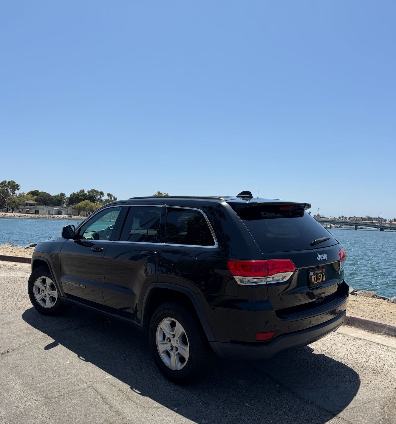 Used 2017 Jeep Grand Cherokee Laredo RWD image 5