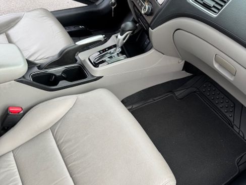 Used 2013 Honda Civic EX-L image 18