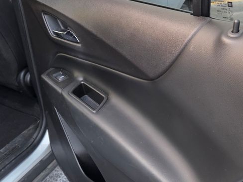 Used 2018 Chevrolet Equinox LT image 6