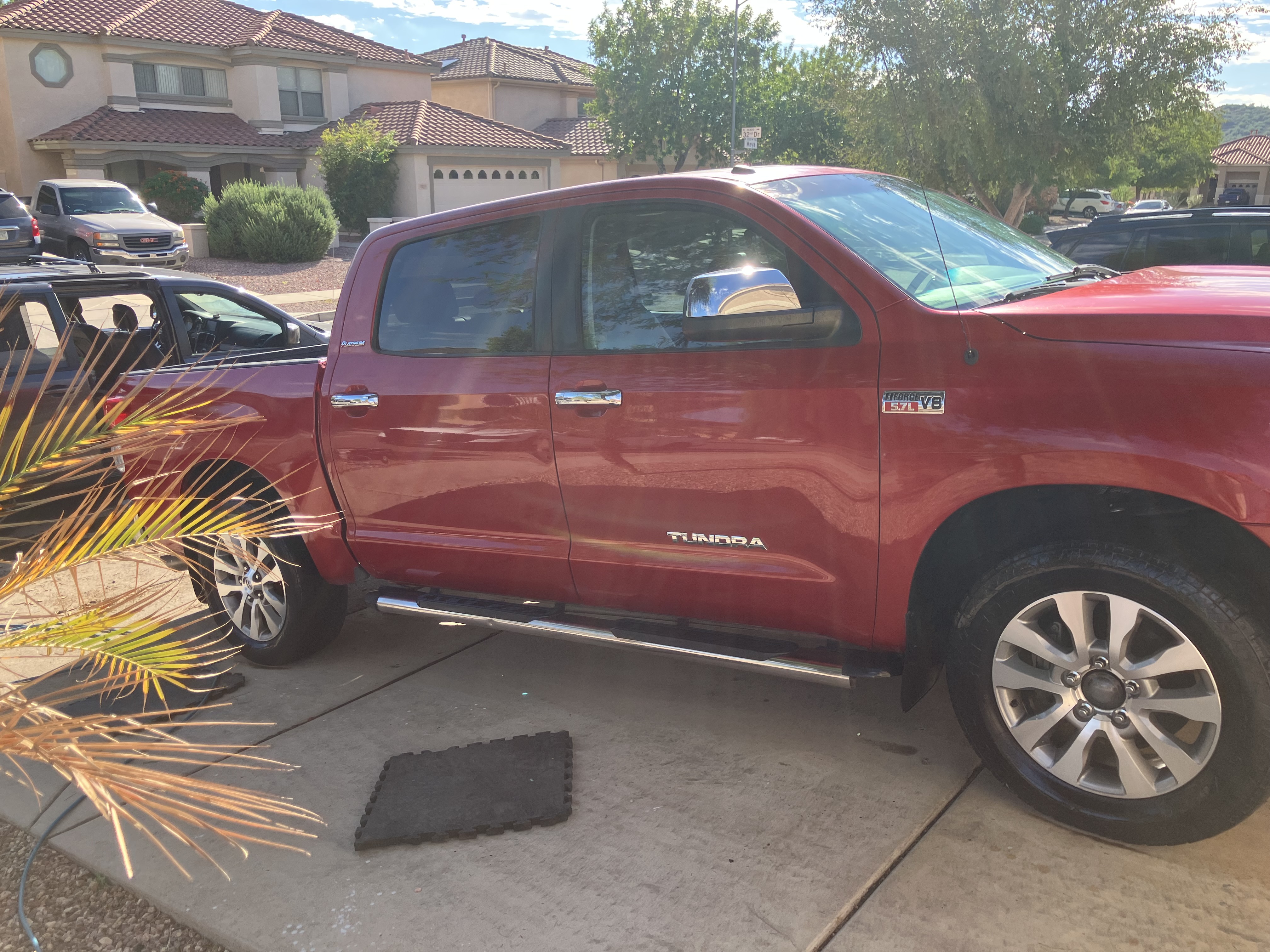 Used 2011 Toyota Tundra Limited w/ Platinum Pkg AWD/4WD image 5
