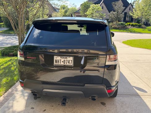 Used 2017 Land Rover Range Rover Sport HSE Dynamic image 8