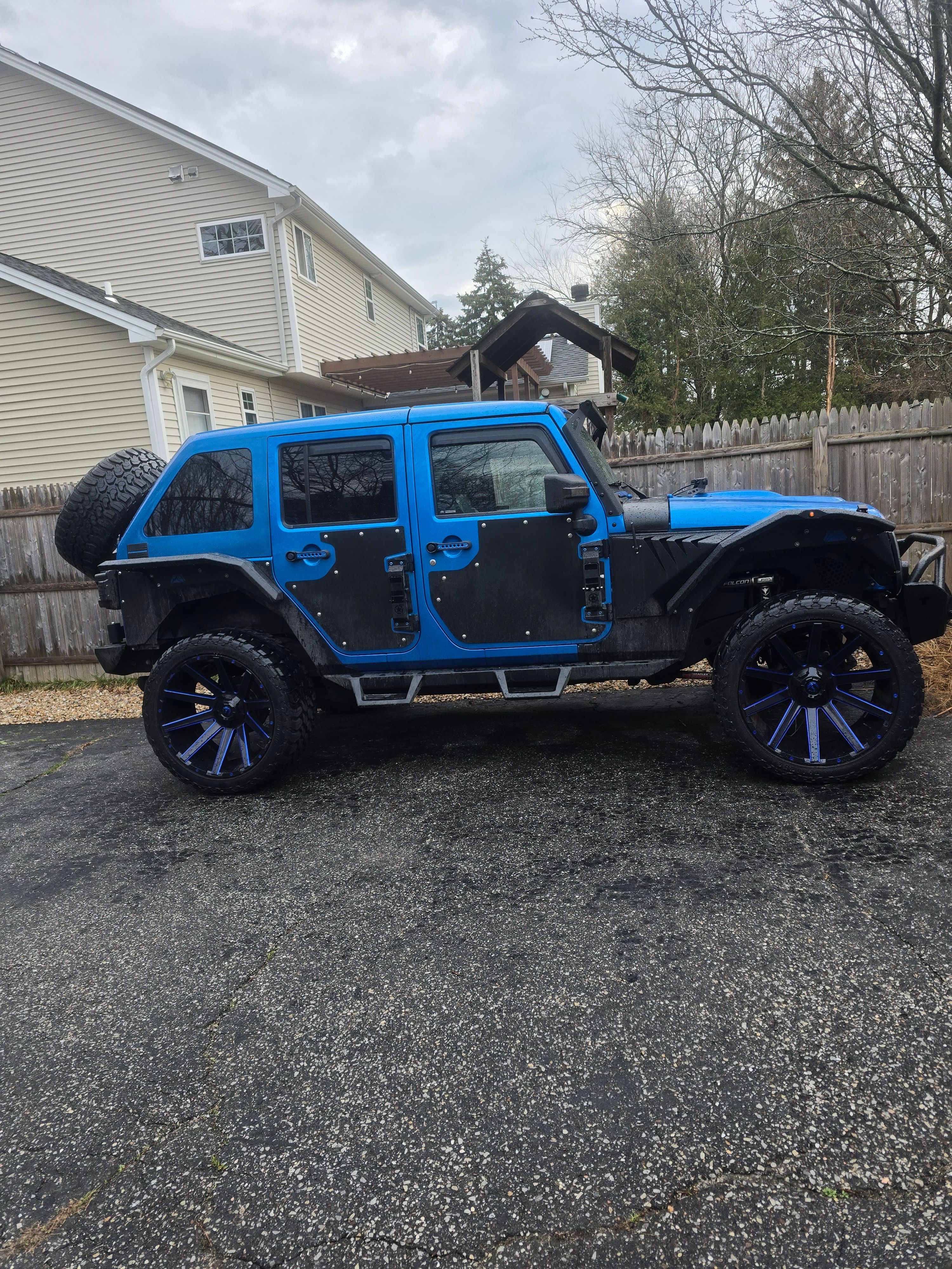 Used 2015 Jeep Wrangler Unlimited Sahara AWD/4WD image 12