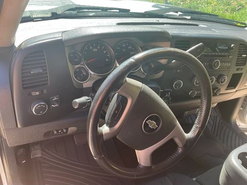 Used 2014 Chevrolet Silverado 2500 LT image 2