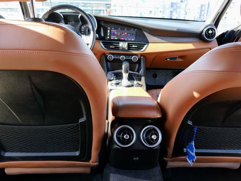 Used 2018 Alfa Romeo Giulia Ti w/ Quick Order Package 22Z Lusso image 23