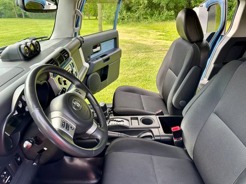 Used 2013 Toyota FJ Cruiser 4WD w/ Upgrade Pkg image 20