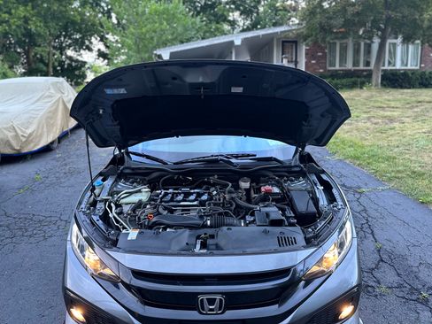 Used 2018 Honda Civic Sport image 9