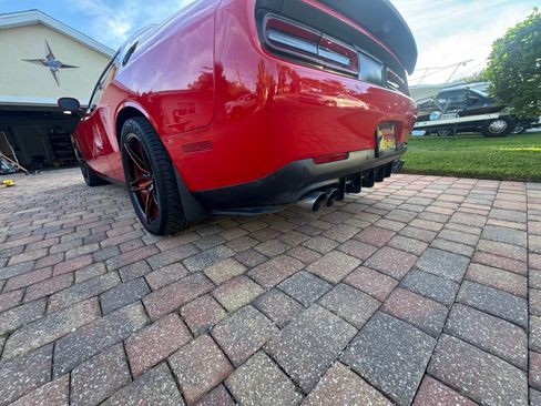 Used 2018 Dodge Challenger R/T Scat Pack RWD image 6