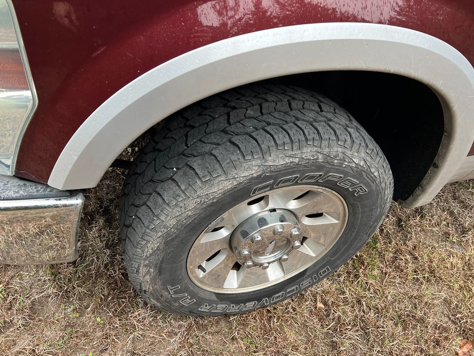 Used 2010 Ford F250 Lariat RWD image 13