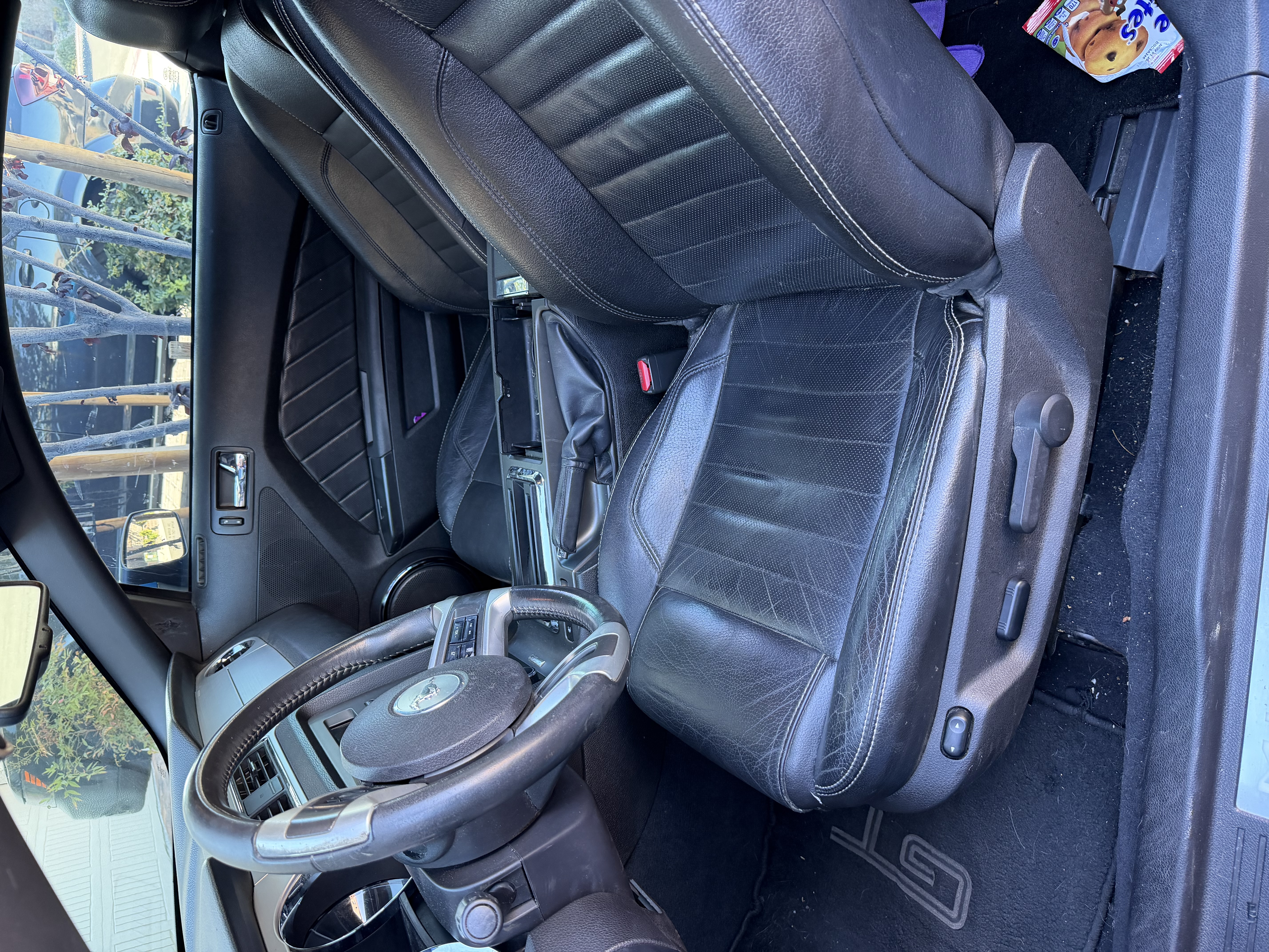 Used 2010 Ford Mustang GT RWD image 9