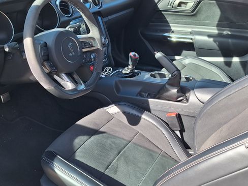 Used 2016 Ford Mustang Shelby GT350 w/ Technology Package image 8