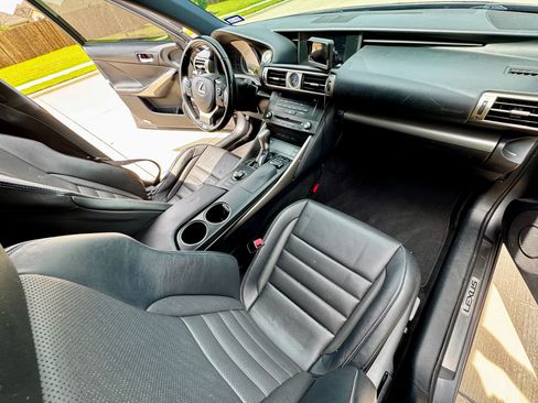 Used 2016 Lexus IS 200t RWD image 21