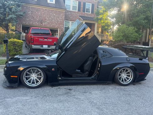 Used 2023 Dodge Challenger R/T Scat Pack RWD image 2