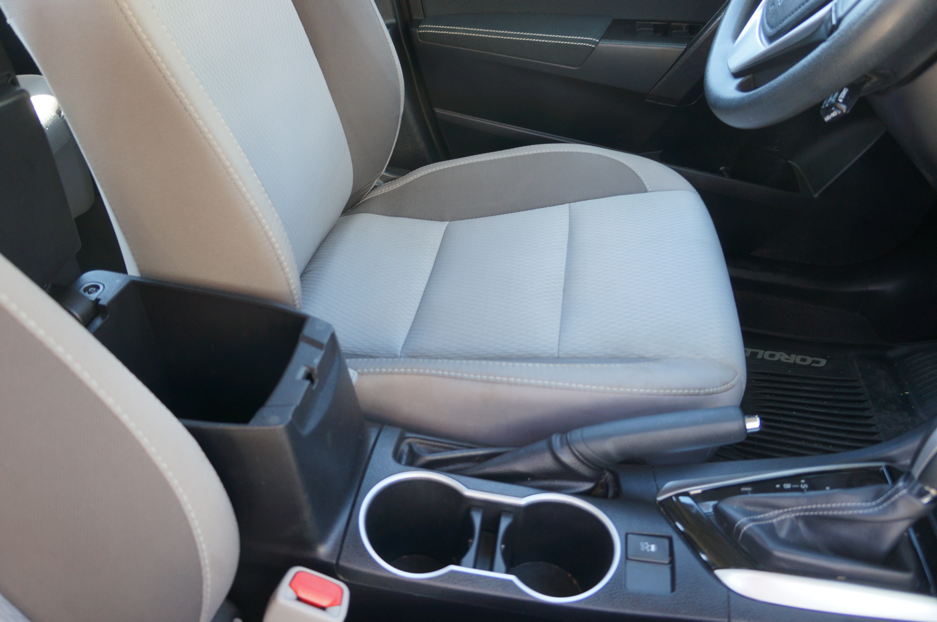 Used 2018 Toyota Corolla LE w/ LE Premium Package w/Moonroof FWD image 21