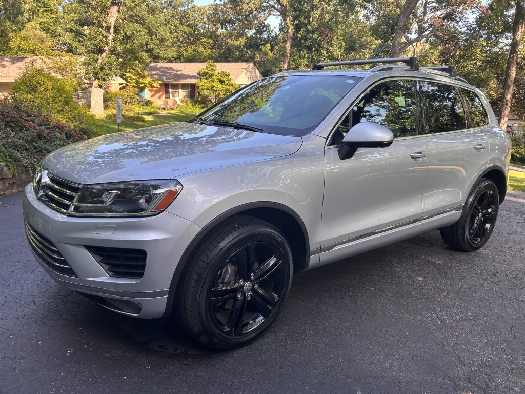Used 2017 Volkswagen Touareg Wolfsburg Edition AWD/4WD image 1