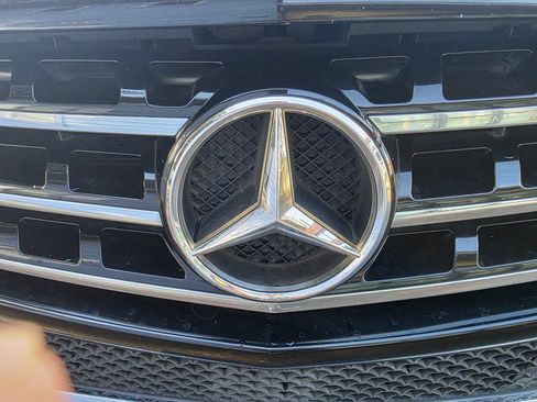 Used 2015 Mercedes-Benz ML 350 4MATIC image 9