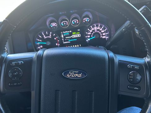 Used 2015 Ford F250 Lariat w/ Lariat Chrome Package image 12