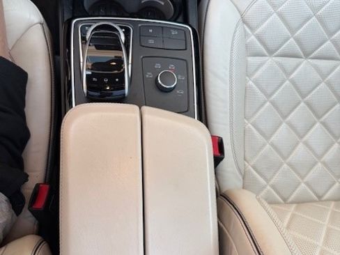 Used 2016 Mercedes-Benz GLE 400 4MATIC image 22