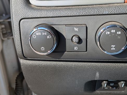 Used 2008 GMC Sierra 2500 SLT w/ Z71 Off-Road Package image 9