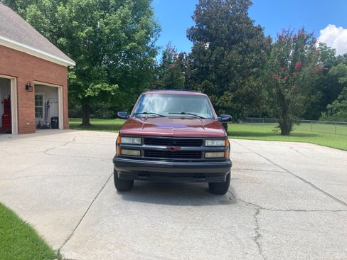 Used 1999 Chevrolet Tahoe 4WD 2-Door w/ Preferred Equipment Group image 4