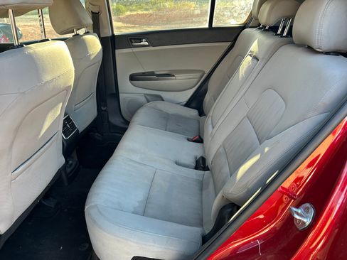 Used 2021 Kia Sportage LX image 8