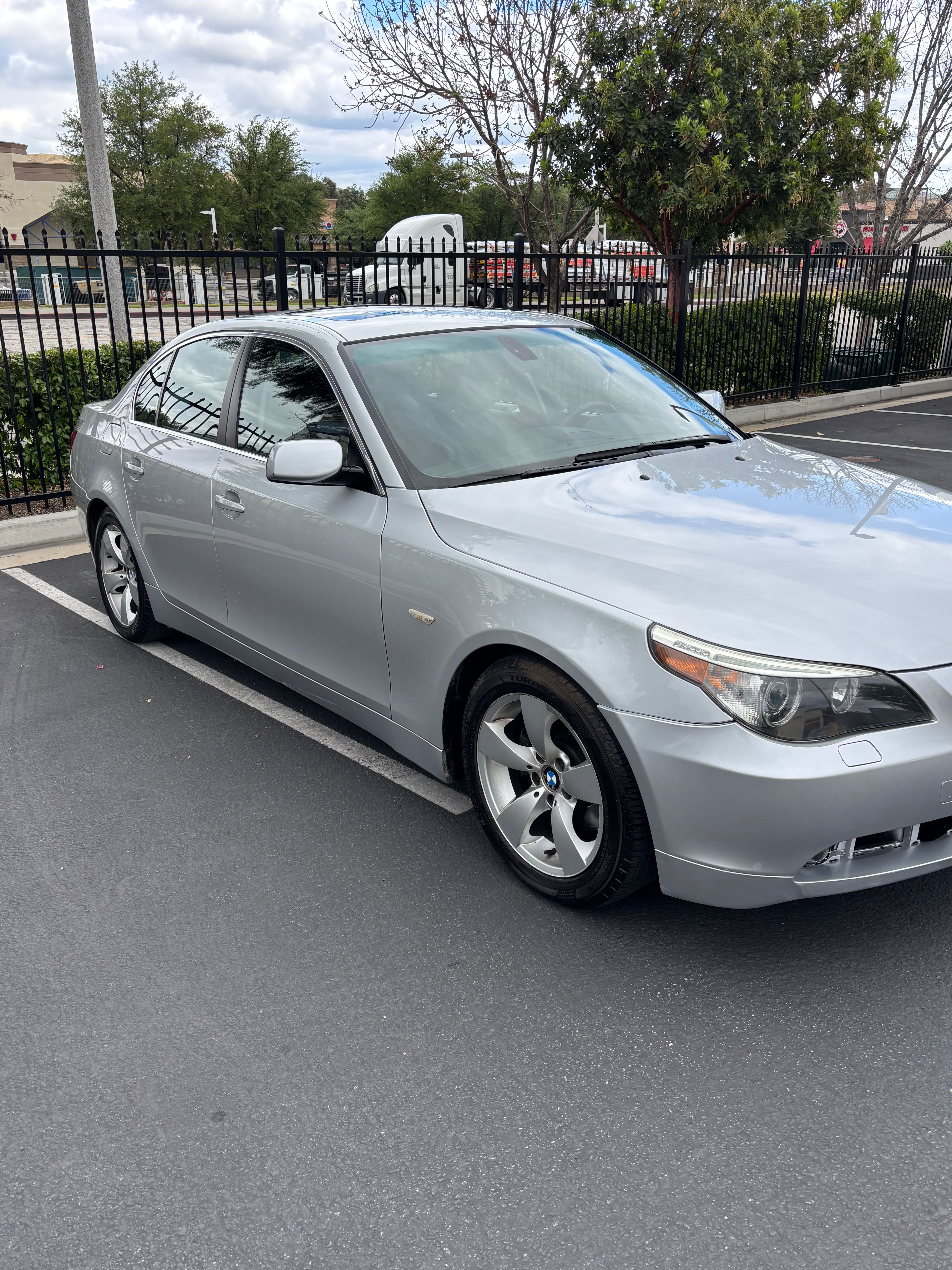 Used 2004 BMW 530i Sedan RWD image 1