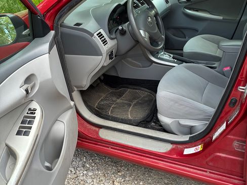 Used 2010 Toyota Corolla LE FWD image 14