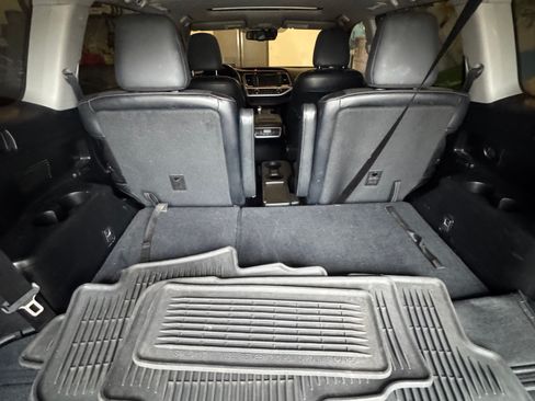 Used 2015 Toyota Highlander Limited w/ Driver Technology Package image 10