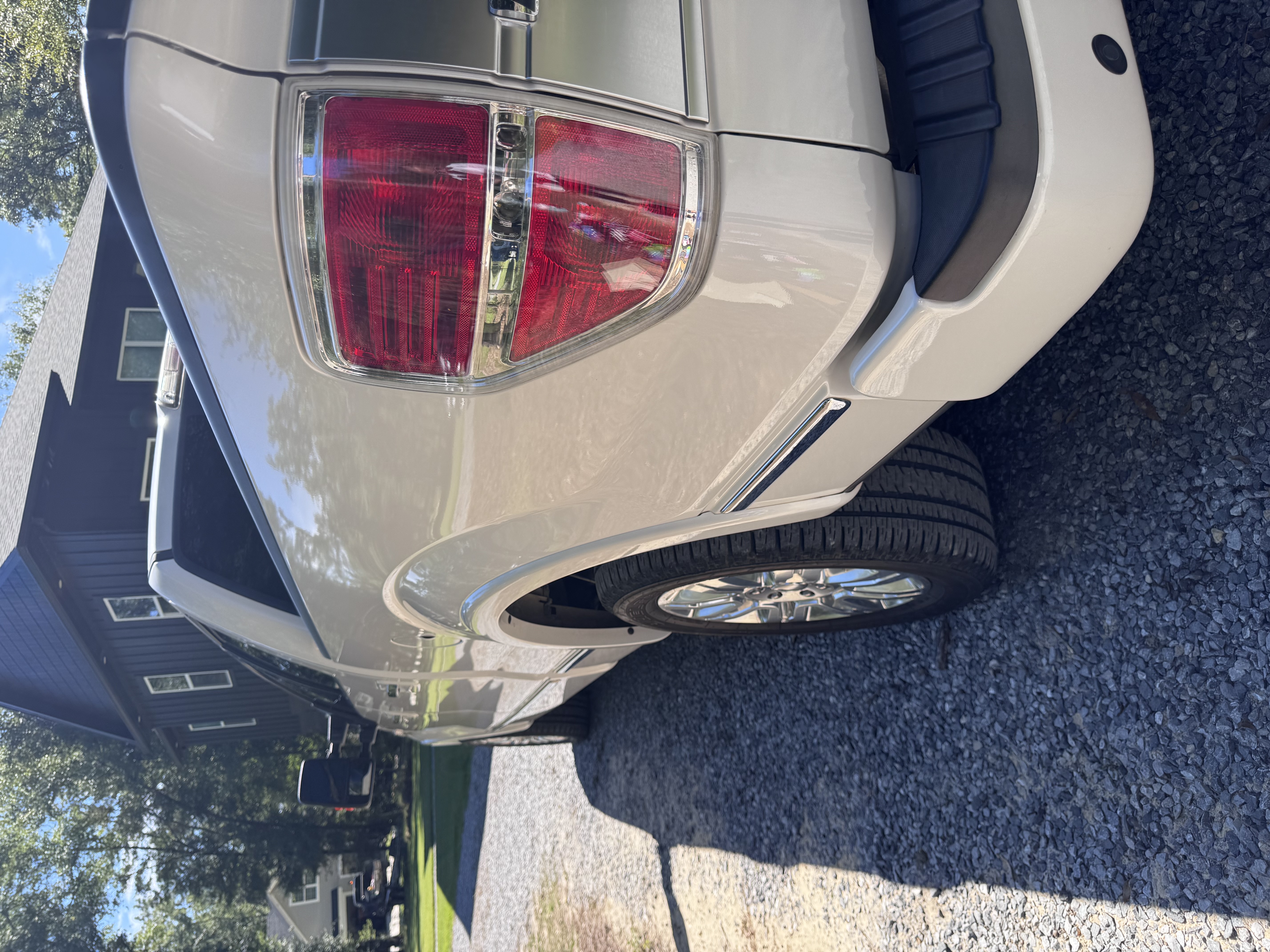 Used 2014 Ford F150 Platinum RWD image 21
