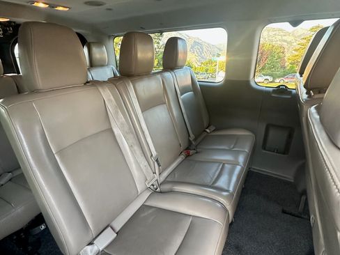 Used 2013 Nissan NV 3500 SL w/ Technology Pkg RWD image 13