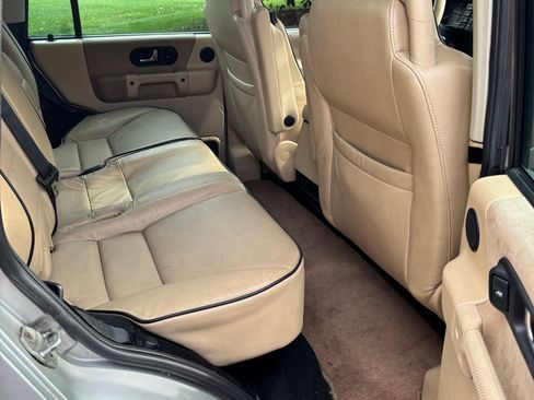 Used 2004 Land Rover Discovery SE image 9