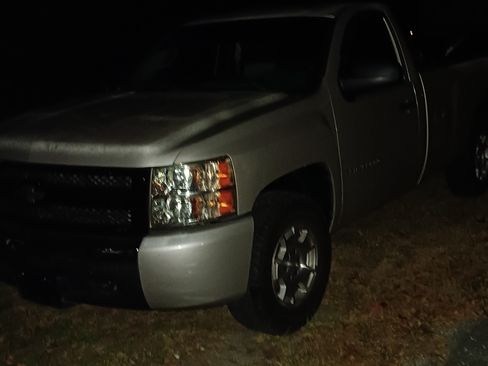 Used 2007 Chevrolet Silverado 1500 W/T w/ LS Package image 8
