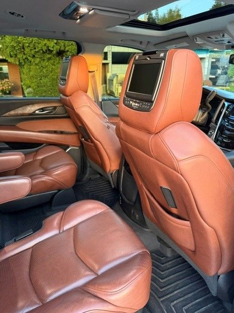 Used 2016 Cadillac Escalade Premium AWD/4WD image 18