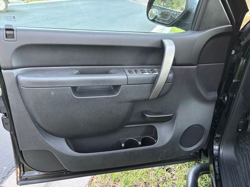 Used 2011 Chevrolet Silverado 1500 LT w/ Florida Edition image 16