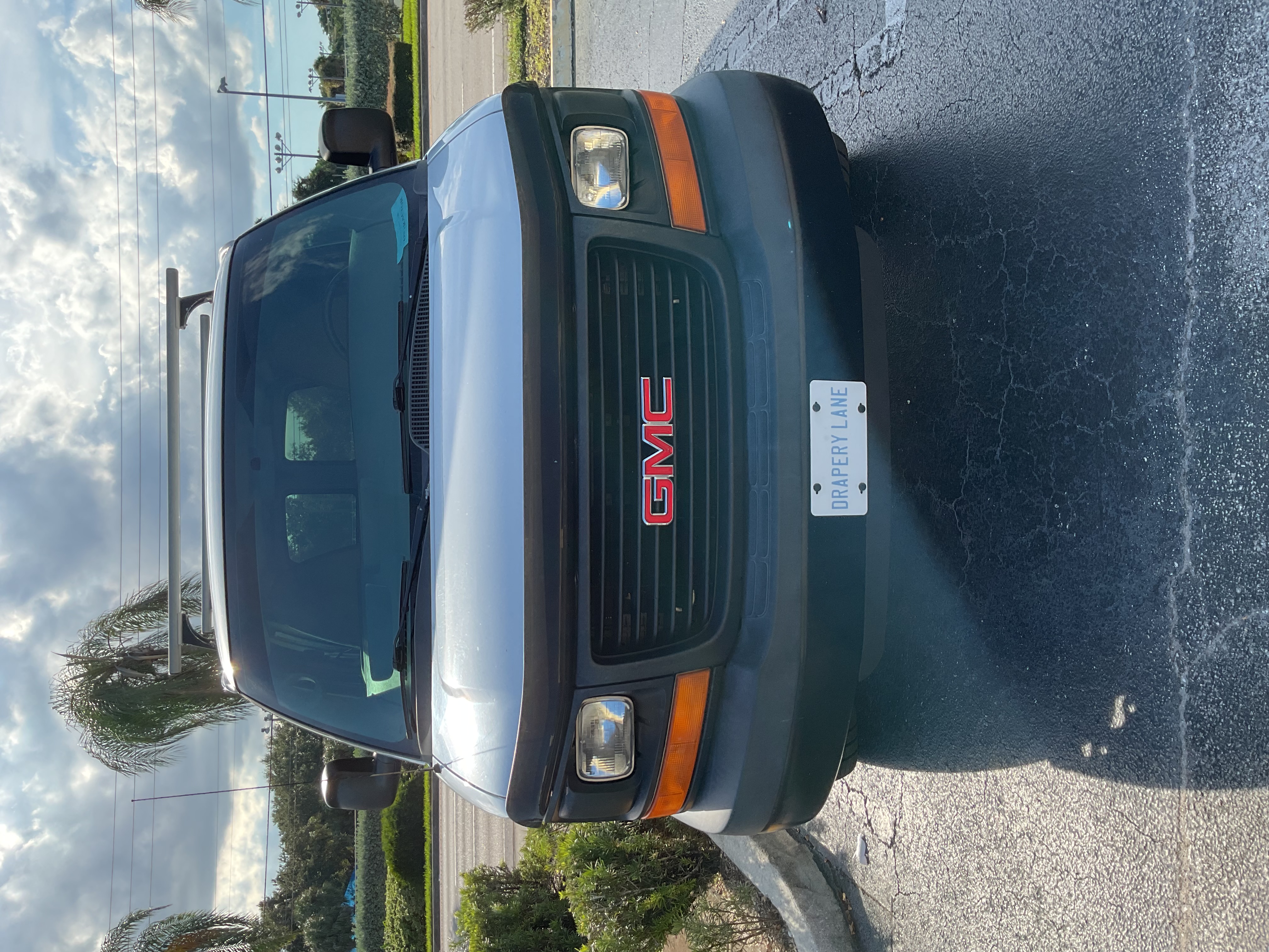 Used 2013 GMC Savana 2500 RWD image 1