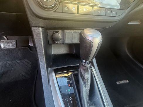 Used 2015 Toyota Corolla LE image 21