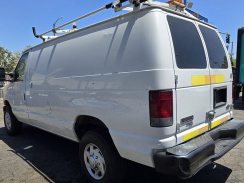 Used 2011 Ford E-350 and Econoline 350 Super Duty image 5