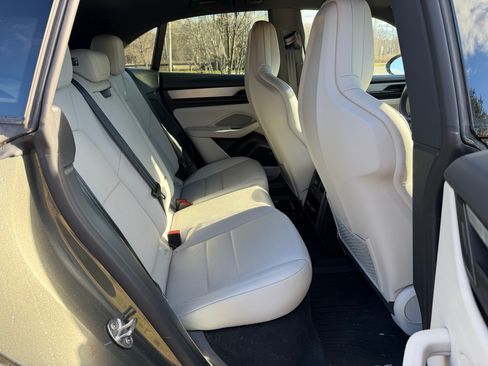 Used 2024 Porsche Macan 4 Electric image 17