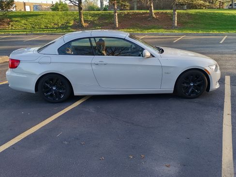 Used 2013 BMW 328i Convertible image 11