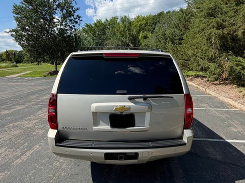 Used 2013 Chevrolet Suburban LS w/ Convenience Package 1 AWD/4WD image 6