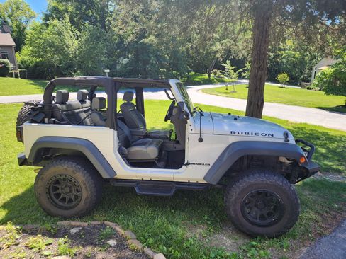 Used 2010 Jeep Wrangler Rubicon w/ Dual Top Group image 9