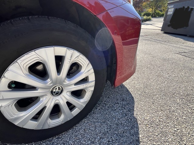 Used 2021 Toyota Prius LE FWD image 25