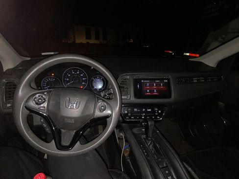 Used 2017 Honda HR-V EX image 13